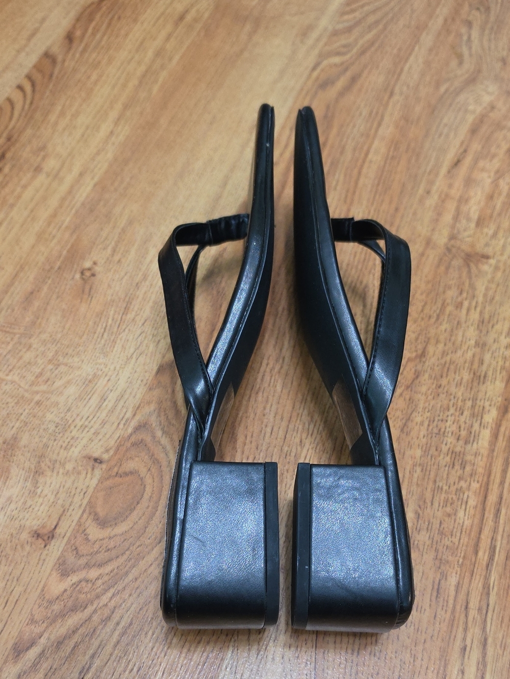 Steve Madden Black Square Toe Thong Sandals Size 11 - Picture 8 of 10